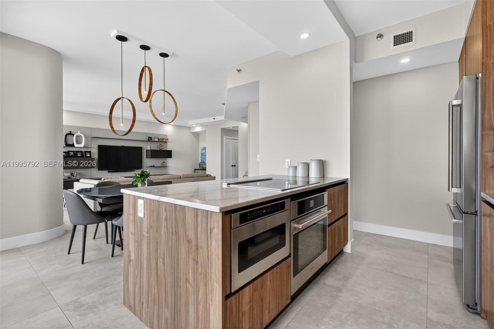 1000 ISLAND BL # 3107, Aventura FL 33160 — 12