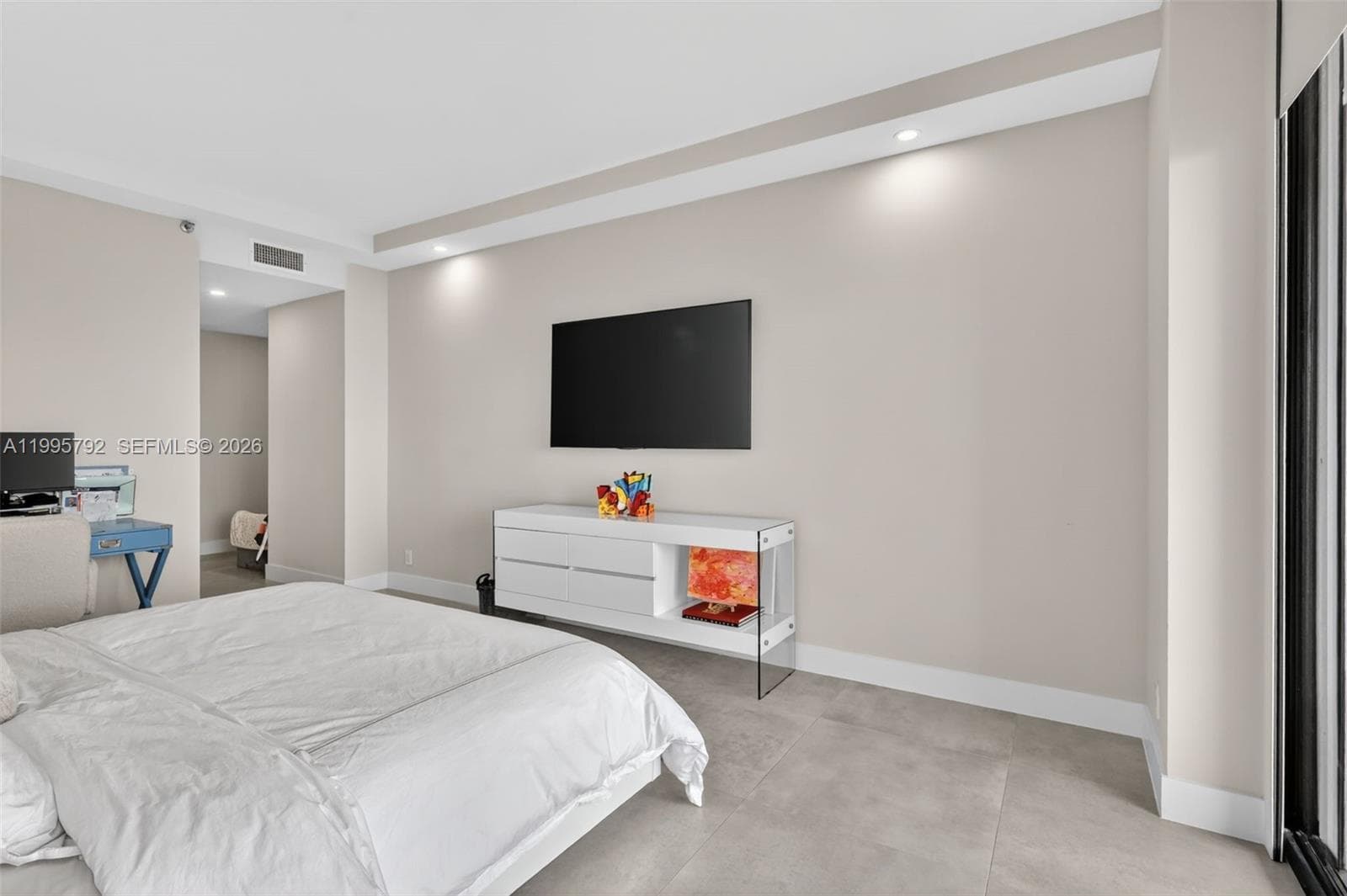 1000 ISLAND BL # 3107, Aventura FL 33160 — 22