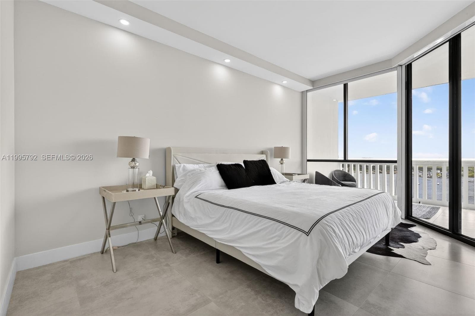 1000 ISLAND BL # 3107, Aventura FL 33160 — 33
