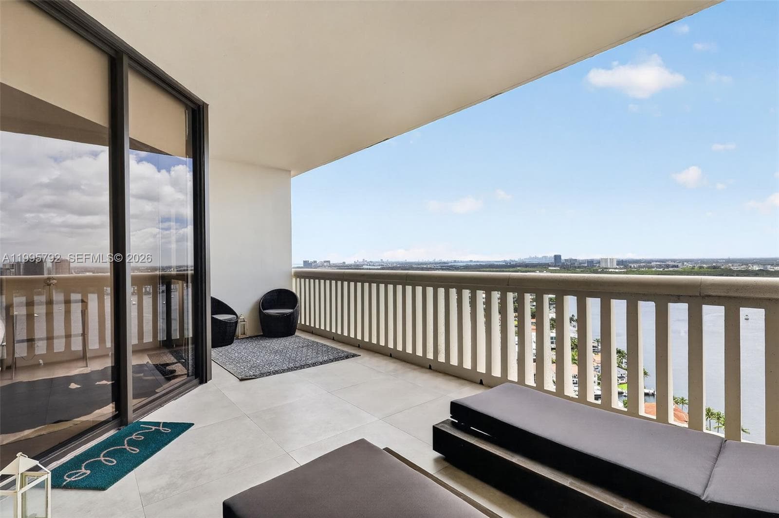 1000 ISLAND BL # 3107, Aventura FL 33160 — 37