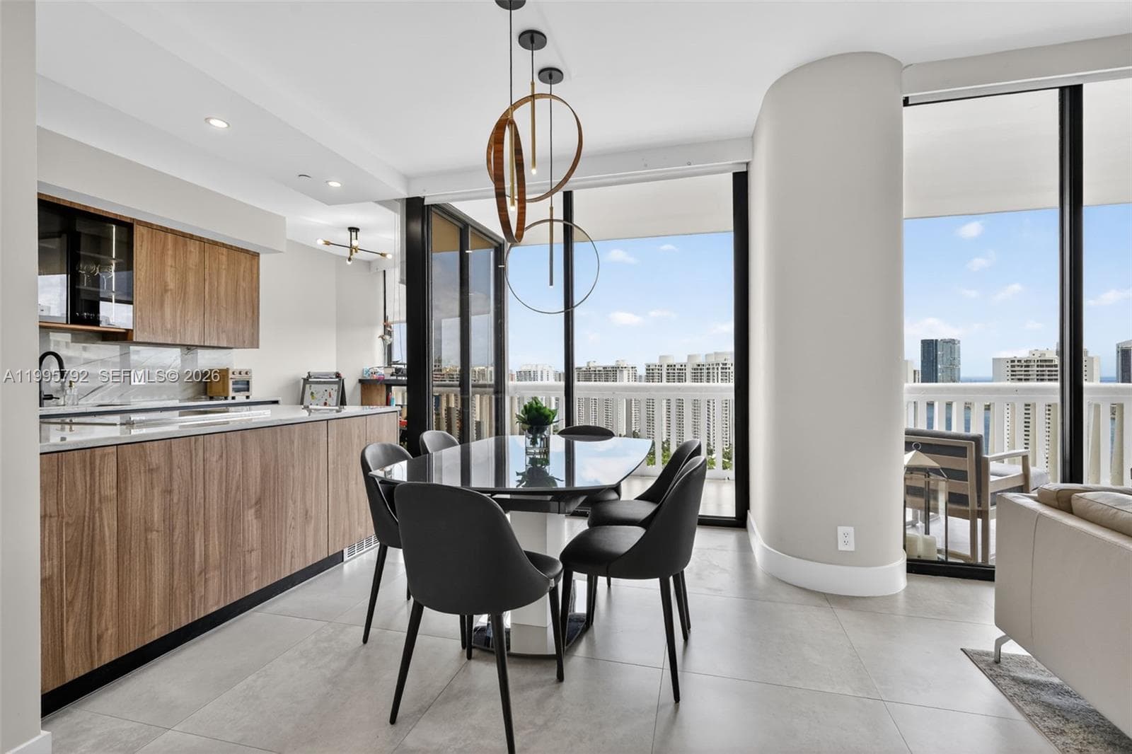1000 ISLAND BL # 3107, Aventura FL 33160 — 8