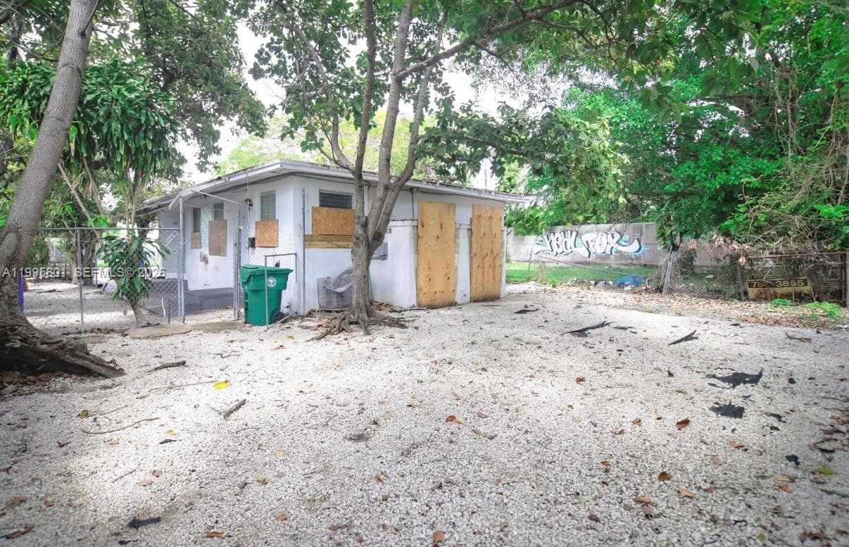 270 NW 35th St, Miami FL 33127 — 4