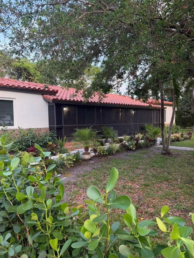11201 NE 10th Ave # 11201, Biscayne Park FL 33161 — 9