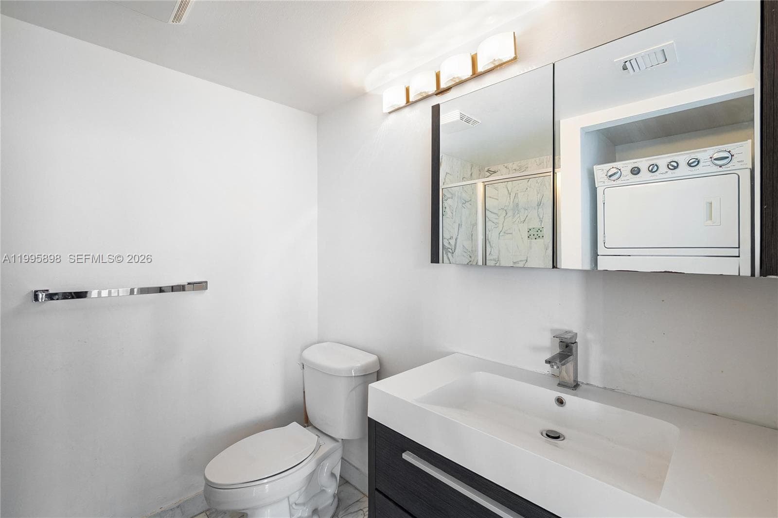 2000 Towerside Ter, Miami FL 33138 — 23