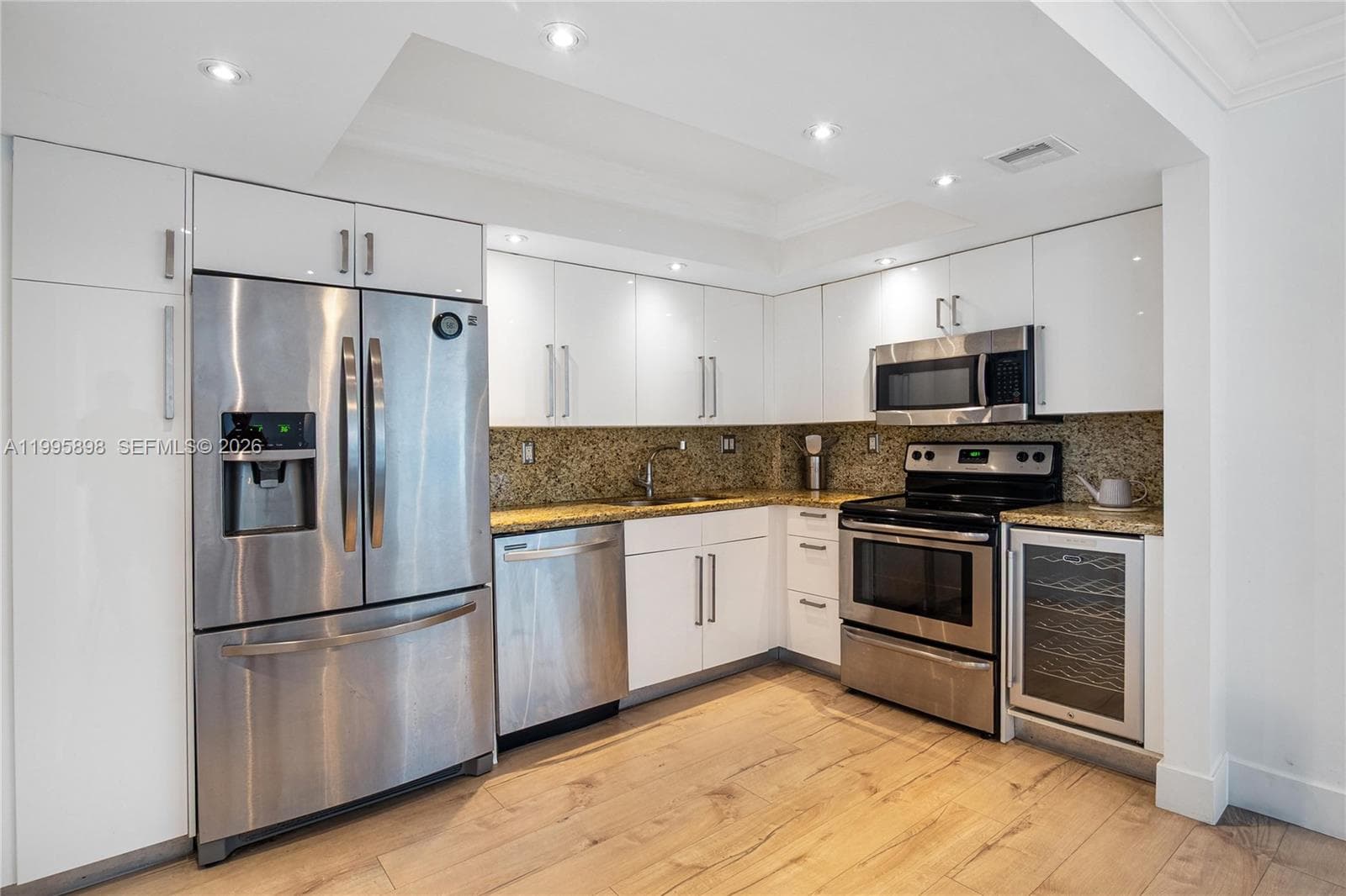 2000 Towerside Ter, Miami FL 33138 — 5