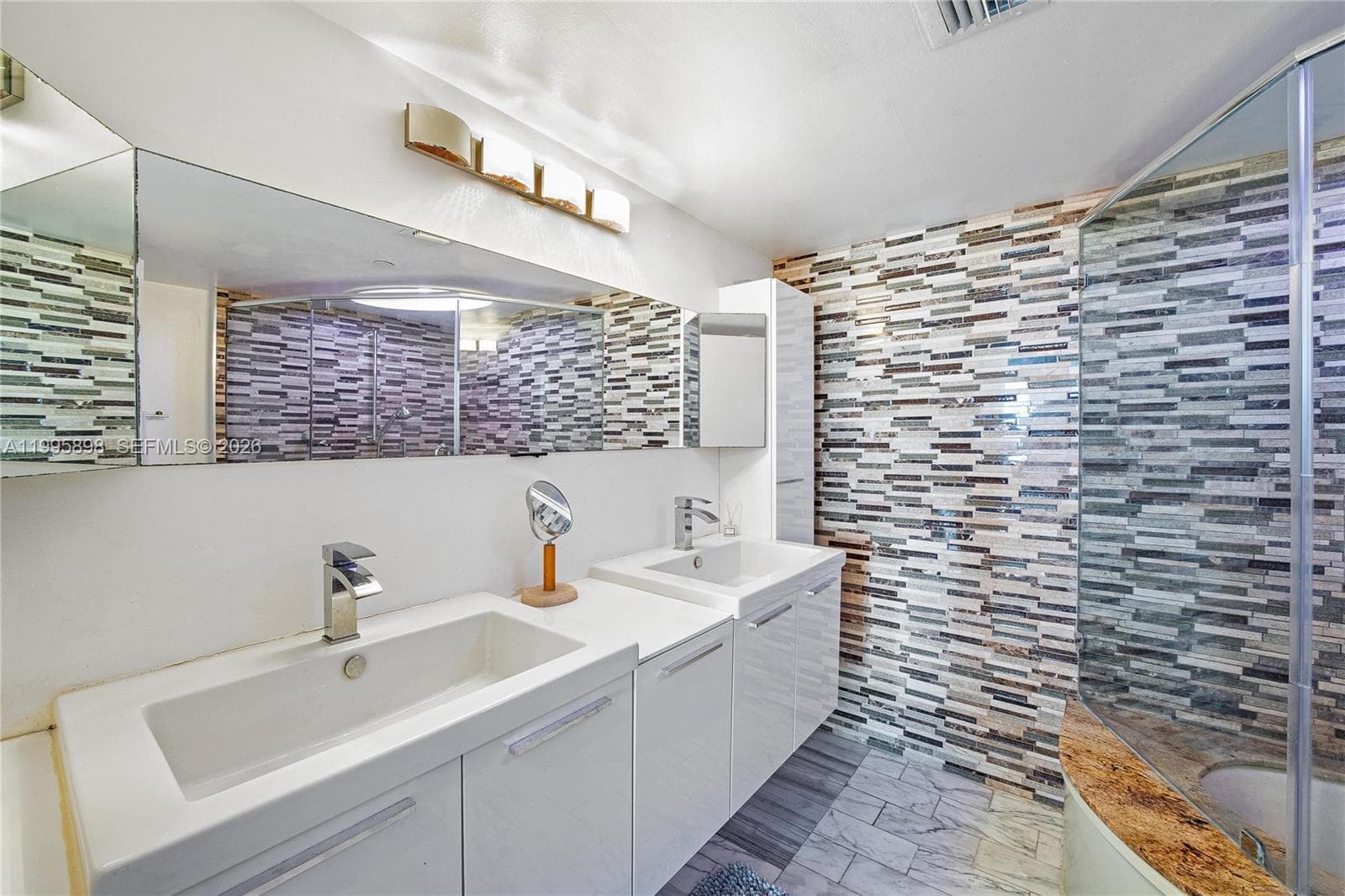 2000 Towerside Ter, Miami FL 33138 — 18