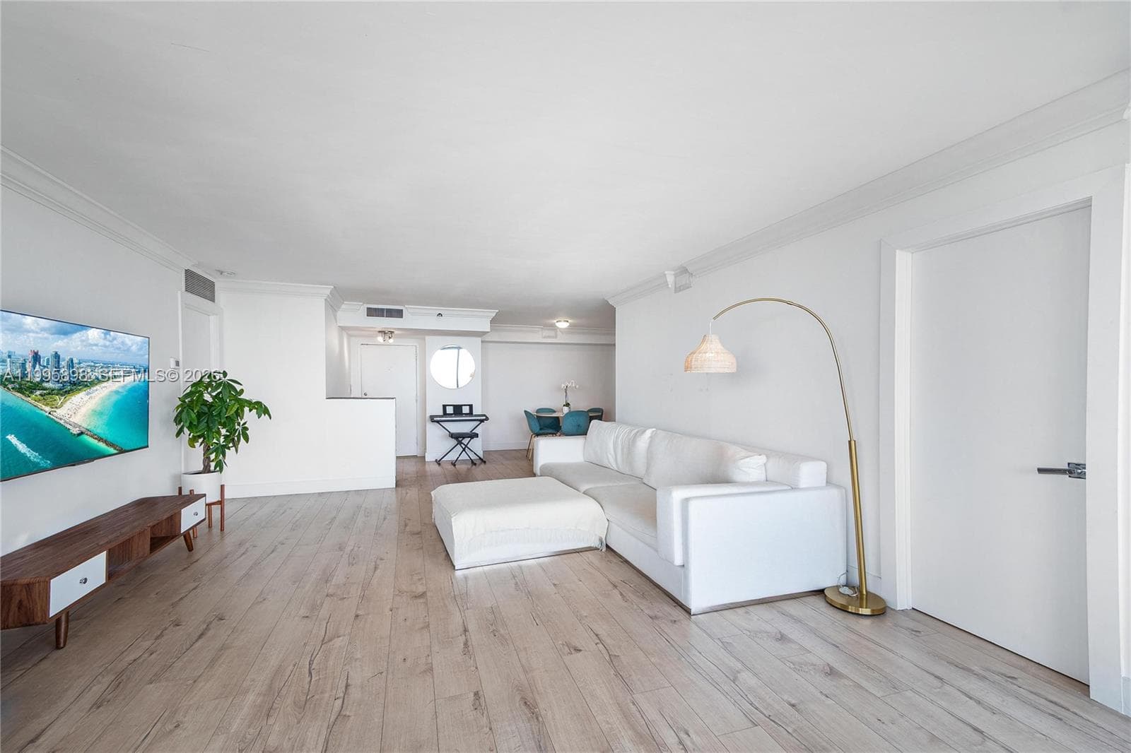 2000 Towerside Ter, Miami FL 33138 — 11