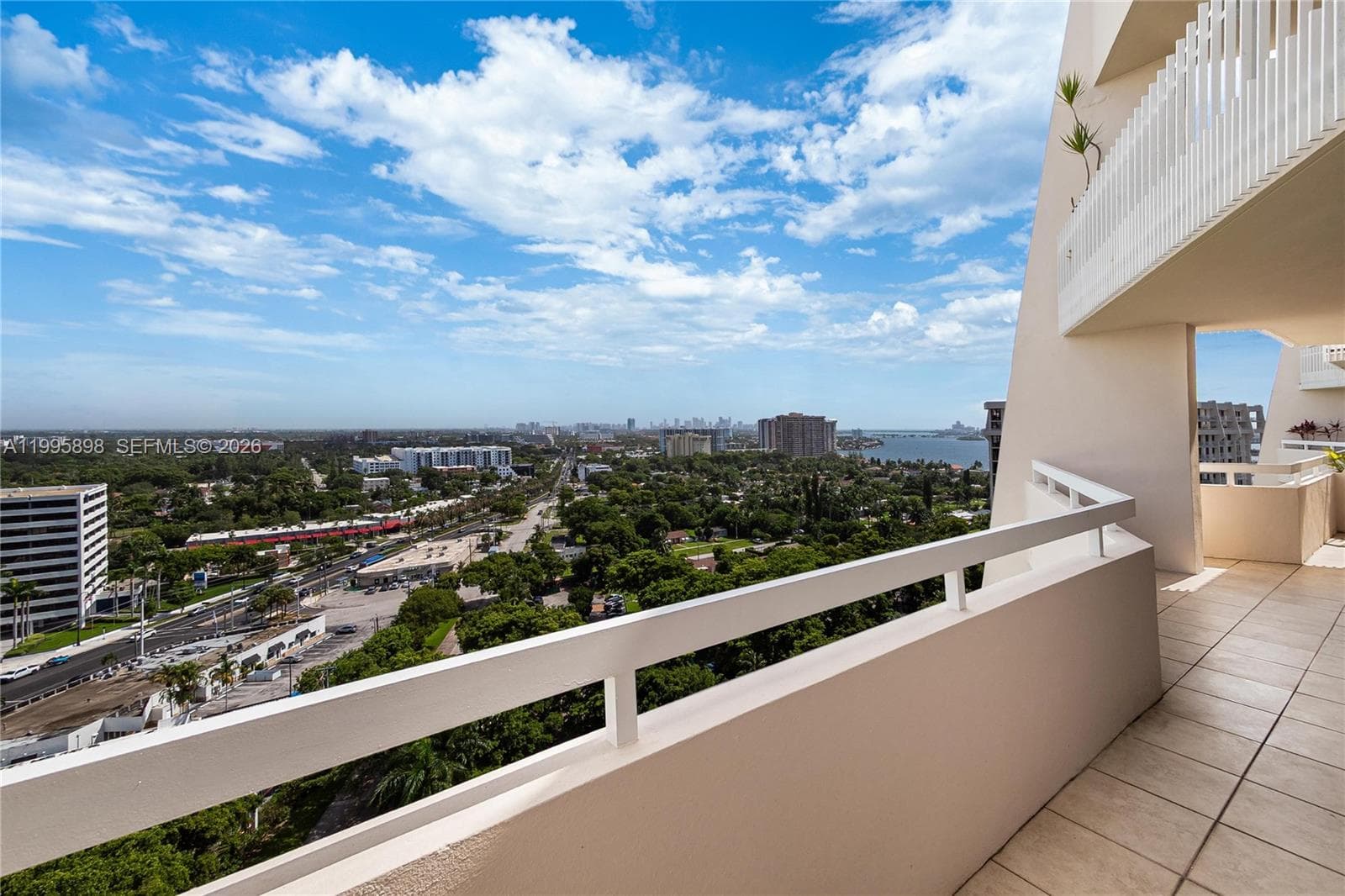 2000 Towerside Ter, Miami FL 33138 — 31