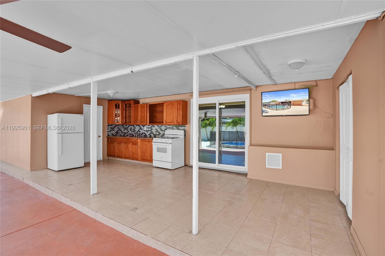 19411 Gulfstream Rd, Cutler Bay FL 33157 — 16