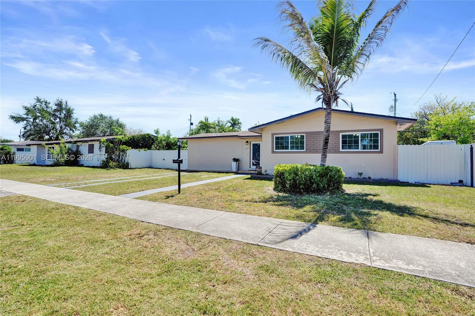 19411 Gulfstream Rd, Cutler Bay FL 33157 — 41