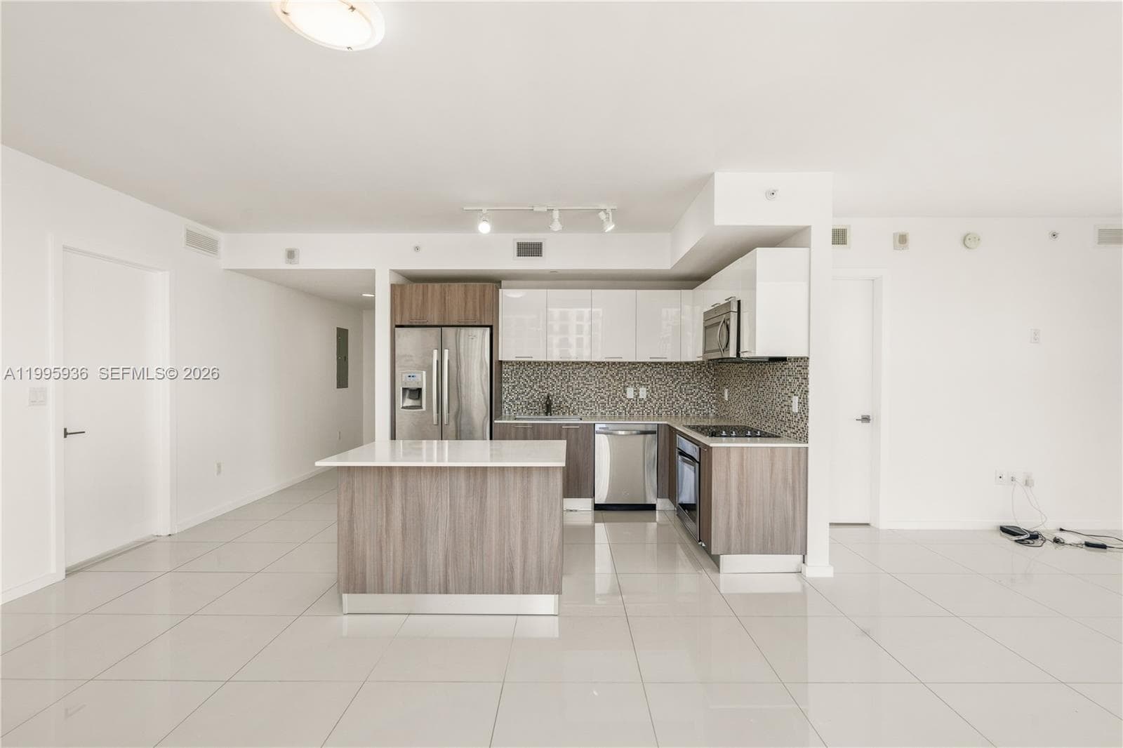 5300 NW 85th St # 1511, Doral FL 33166 — 14