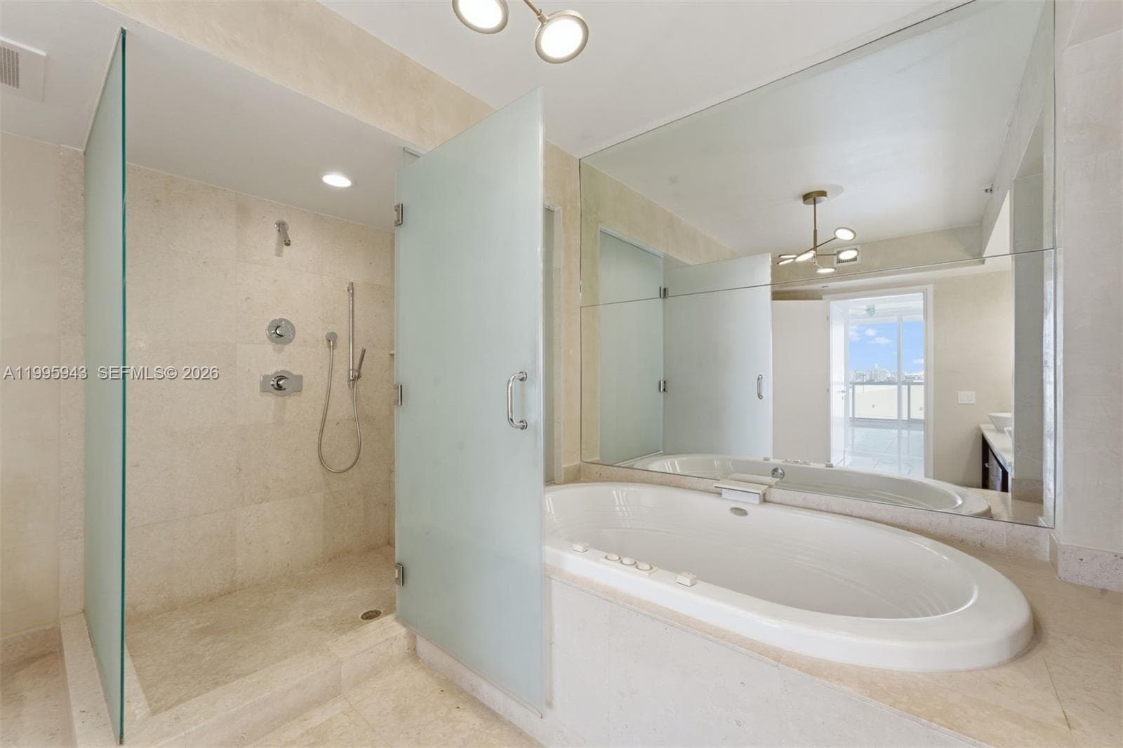 450 Alton Rd # 910, Miami Beach FL 33139 — 17