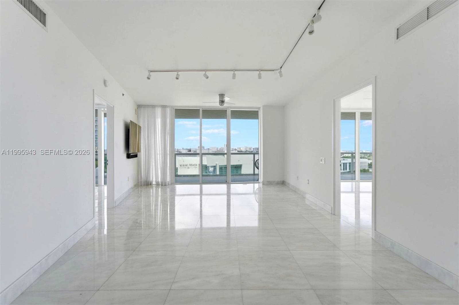 450 Alton Rd # 910, Miami Beach FL 33139 — 26