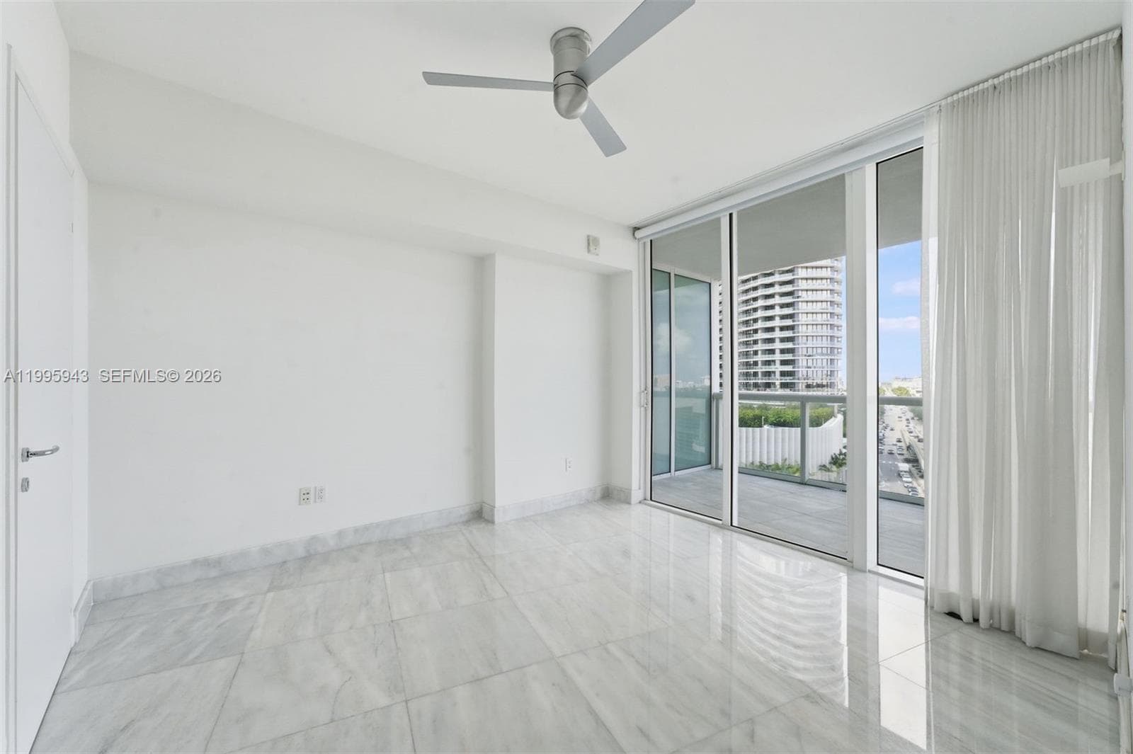 450 Alton Rd # 910, Miami Beach FL 33139 — 18