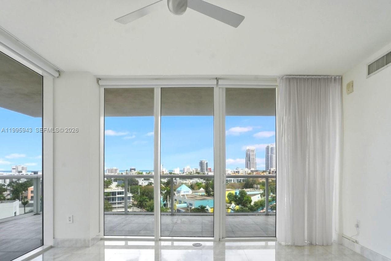 450 Alton Rd # 910, Miami Beach FL 33139 — 35