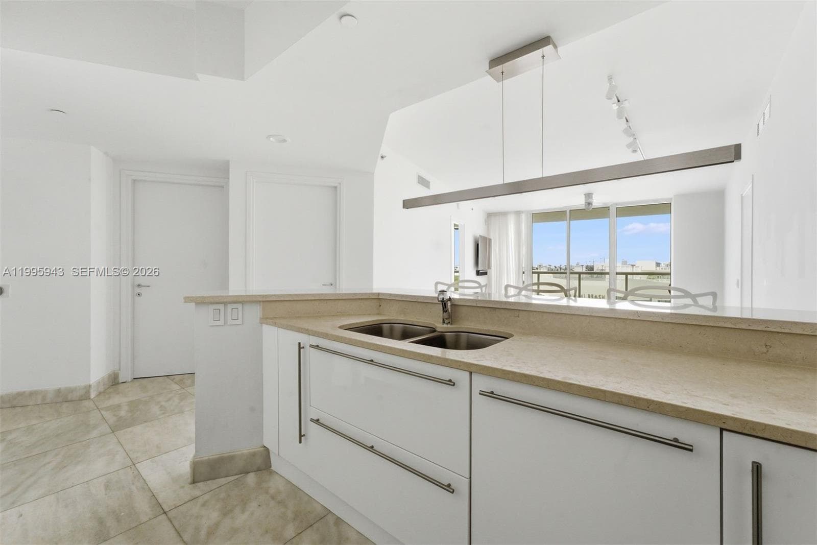 450 Alton Rd # 910, Miami Beach FL 33139 — 21