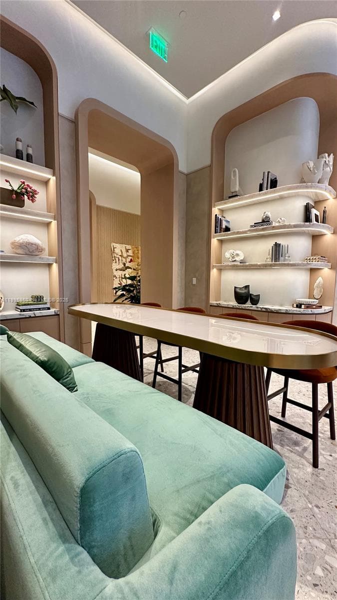 77 SE 5th Street # 2908, Miami FL 33131 — 27