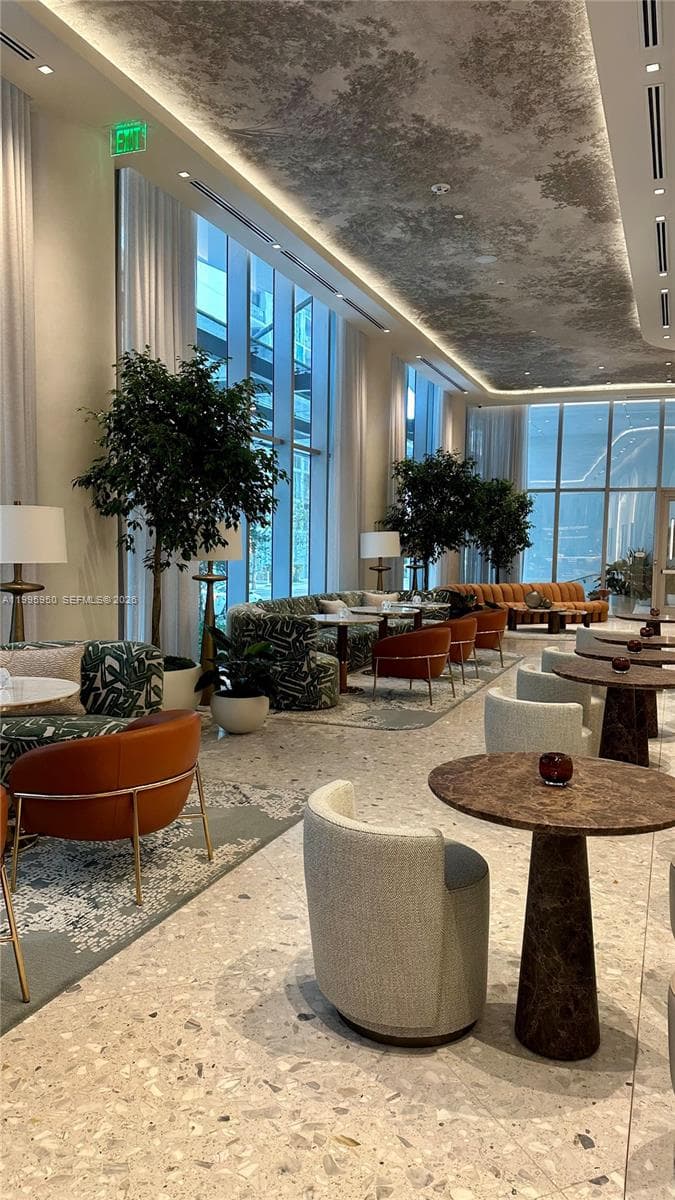 77 SE 5th Street # 2908, Miami FL 33131 — 24