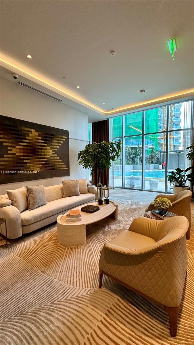 77 SE 5th Street # 2908, Miami FL 33131 — 40