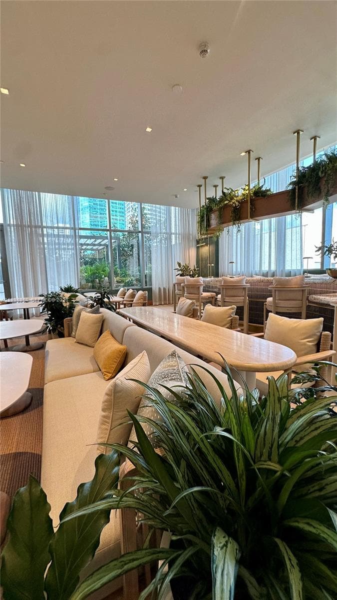 77 SE 5th Street # 2908, Miami FL 33131 — 35