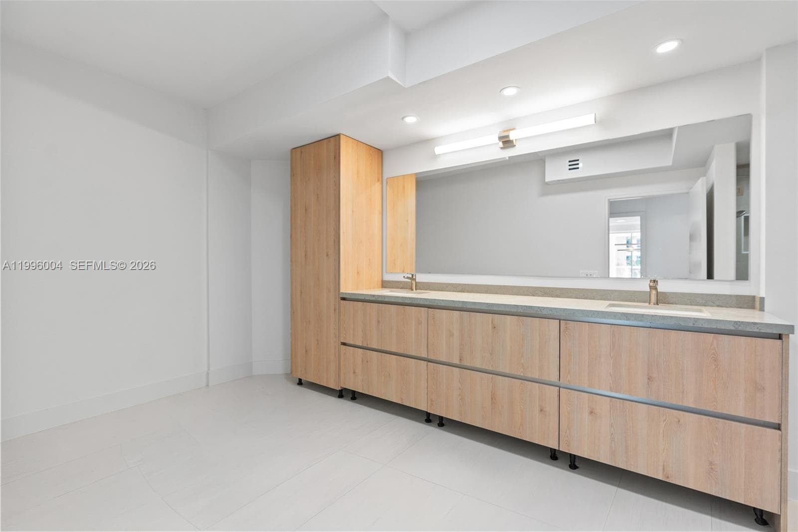 21150 Point Pl # 701, Aventura FL 33180 — 31