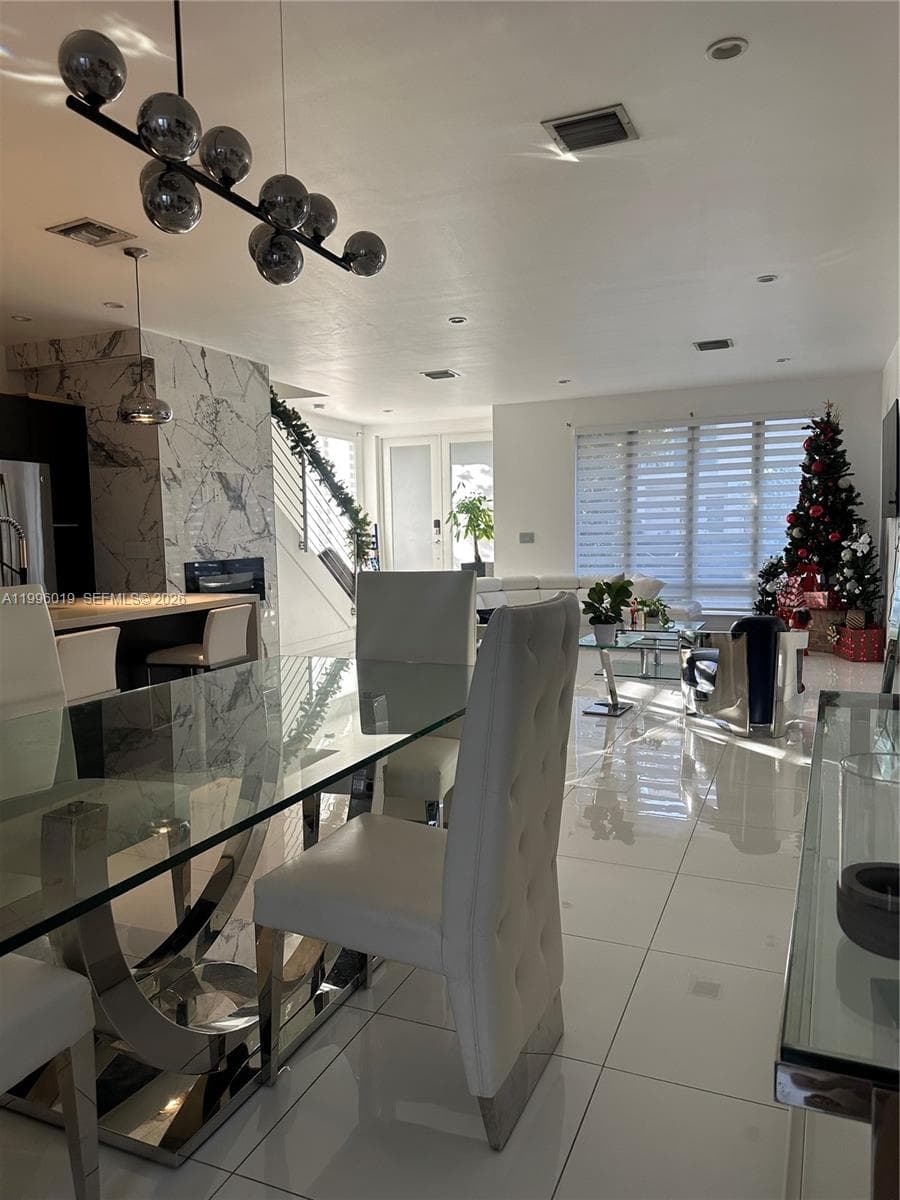 10361 NW 64th Ter, Doral FL 33178 — 2