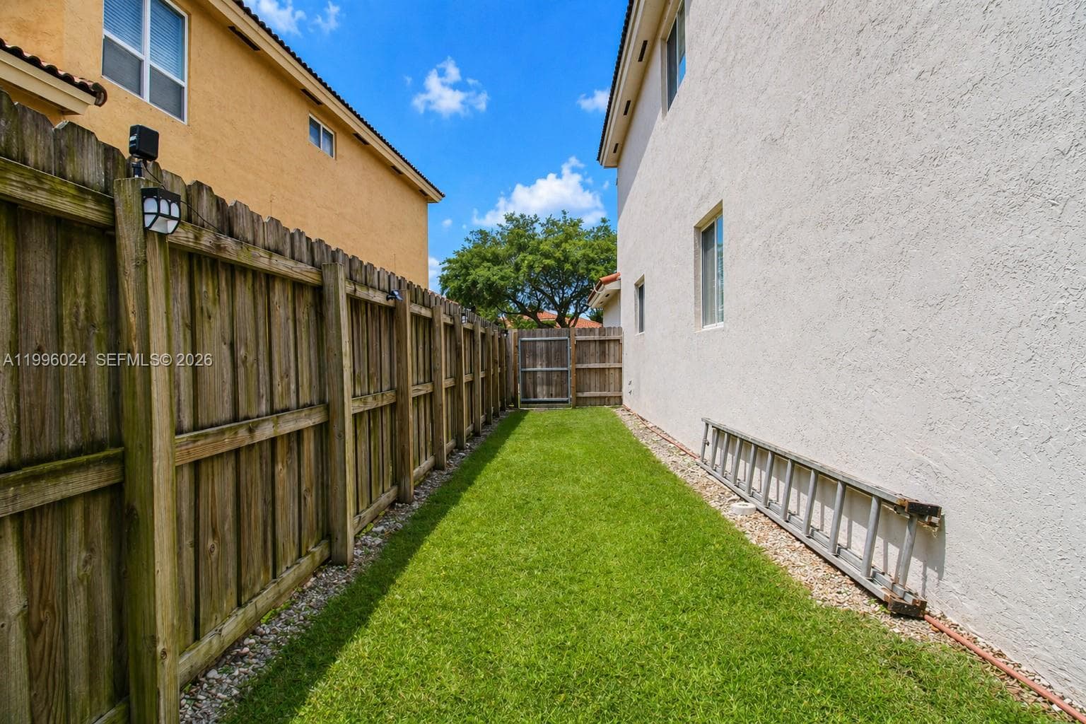 1910 SE 14th Cir, Homestead FL 33035 — 35