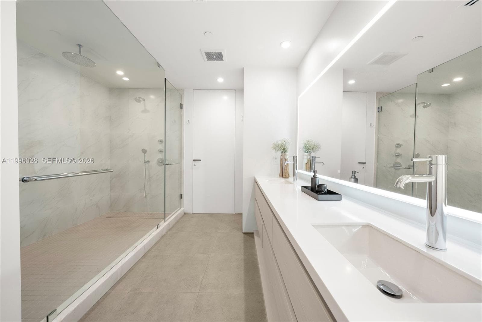 100 S Pointe Dr, Miami Beach FL 33139 — 52