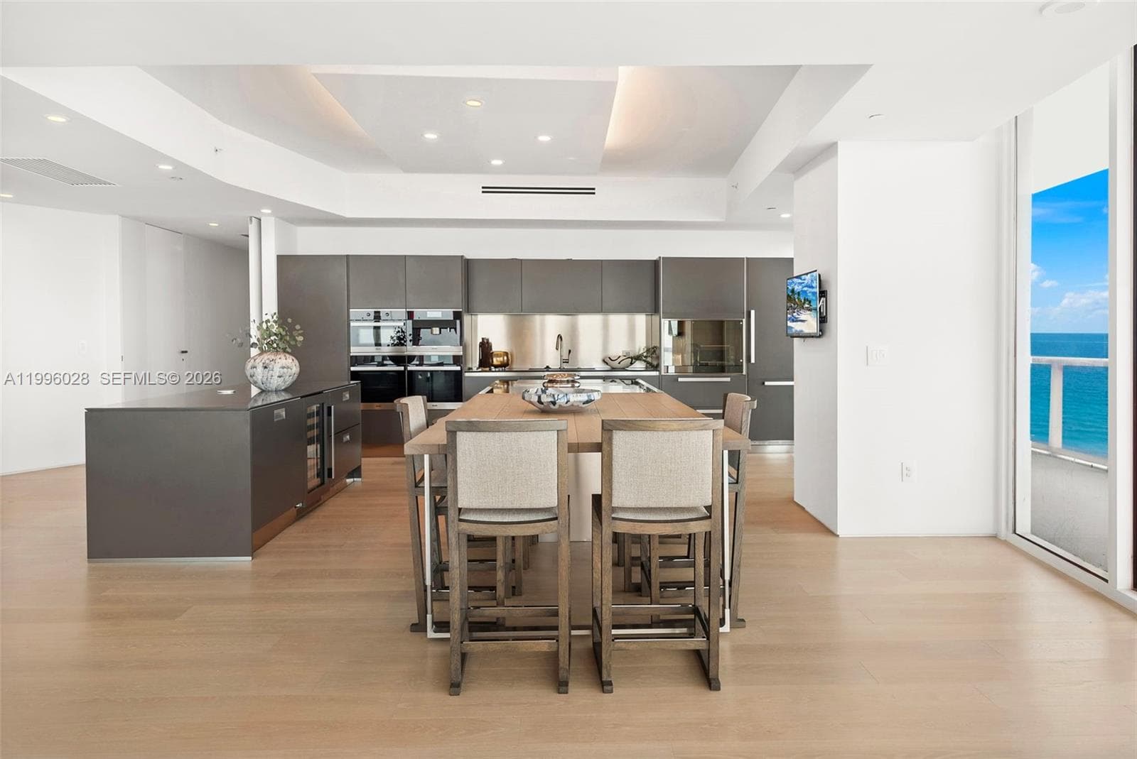 100 S Pointe Dr, Miami Beach FL 33139 — 18