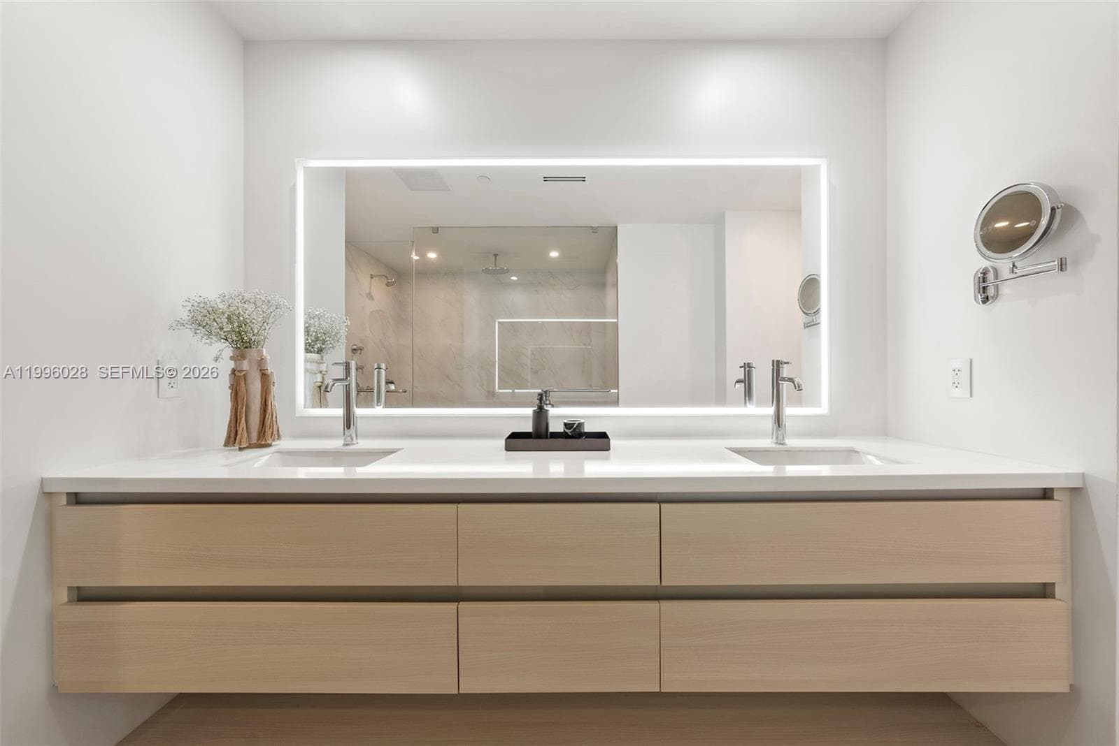 100 S Pointe Dr, Miami Beach FL 33139 — 55