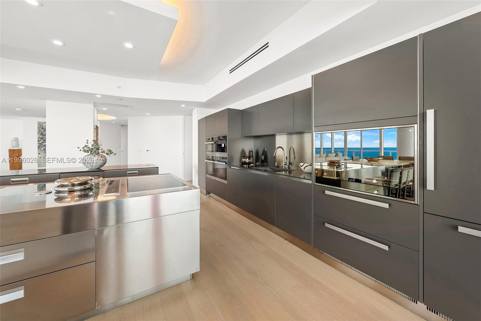 100 S Pointe Dr, Miami Beach FL 33139 — 21