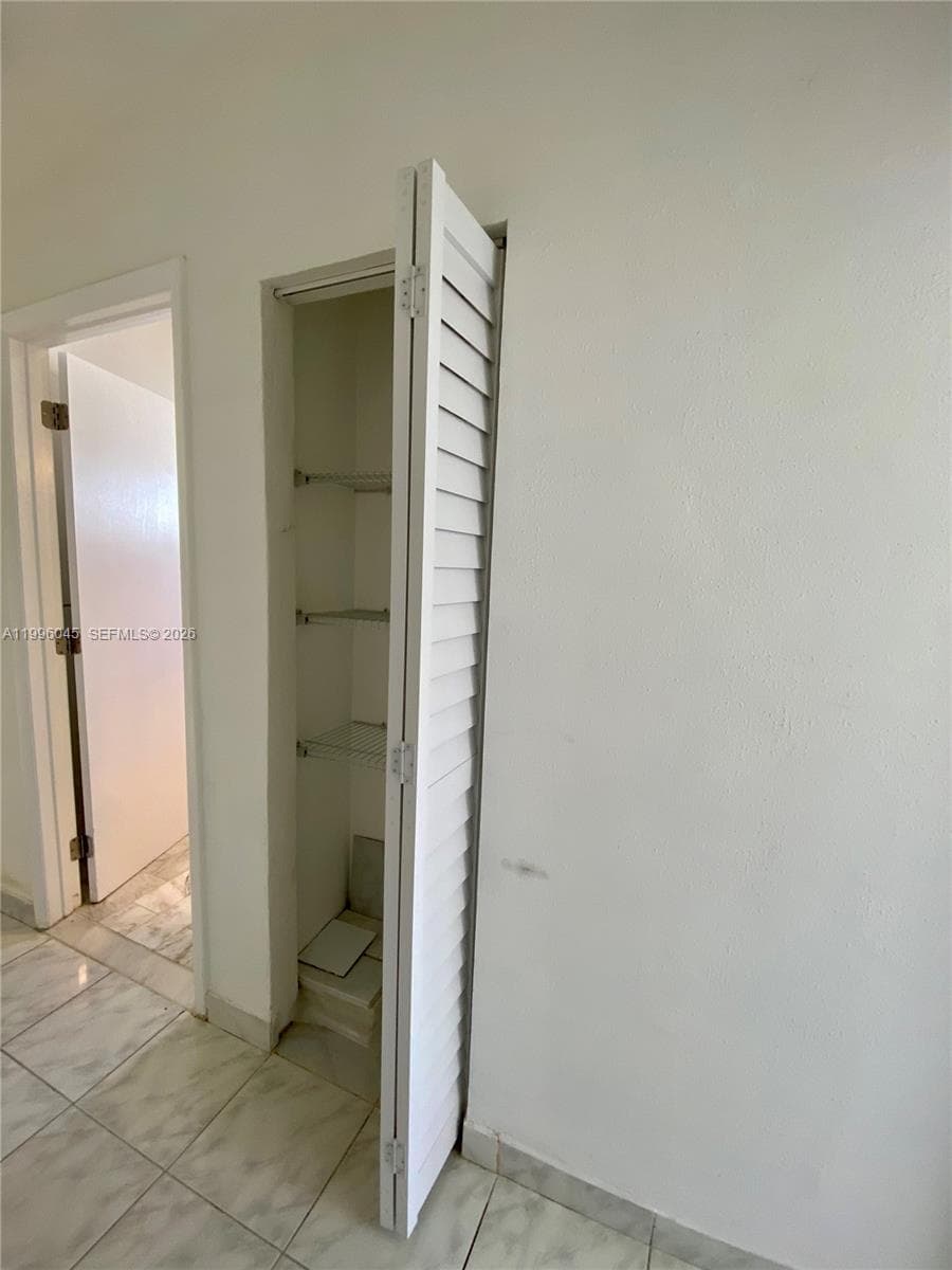 1101 Bay Dr, Miami Beach FL 33141 — 52