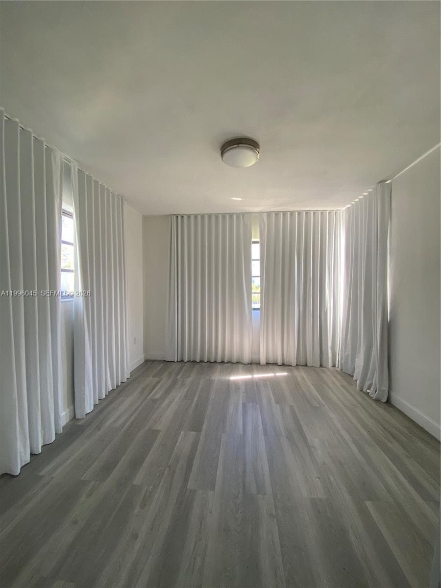 1101 Bay Dr, Miami Beach FL 33141 — 43