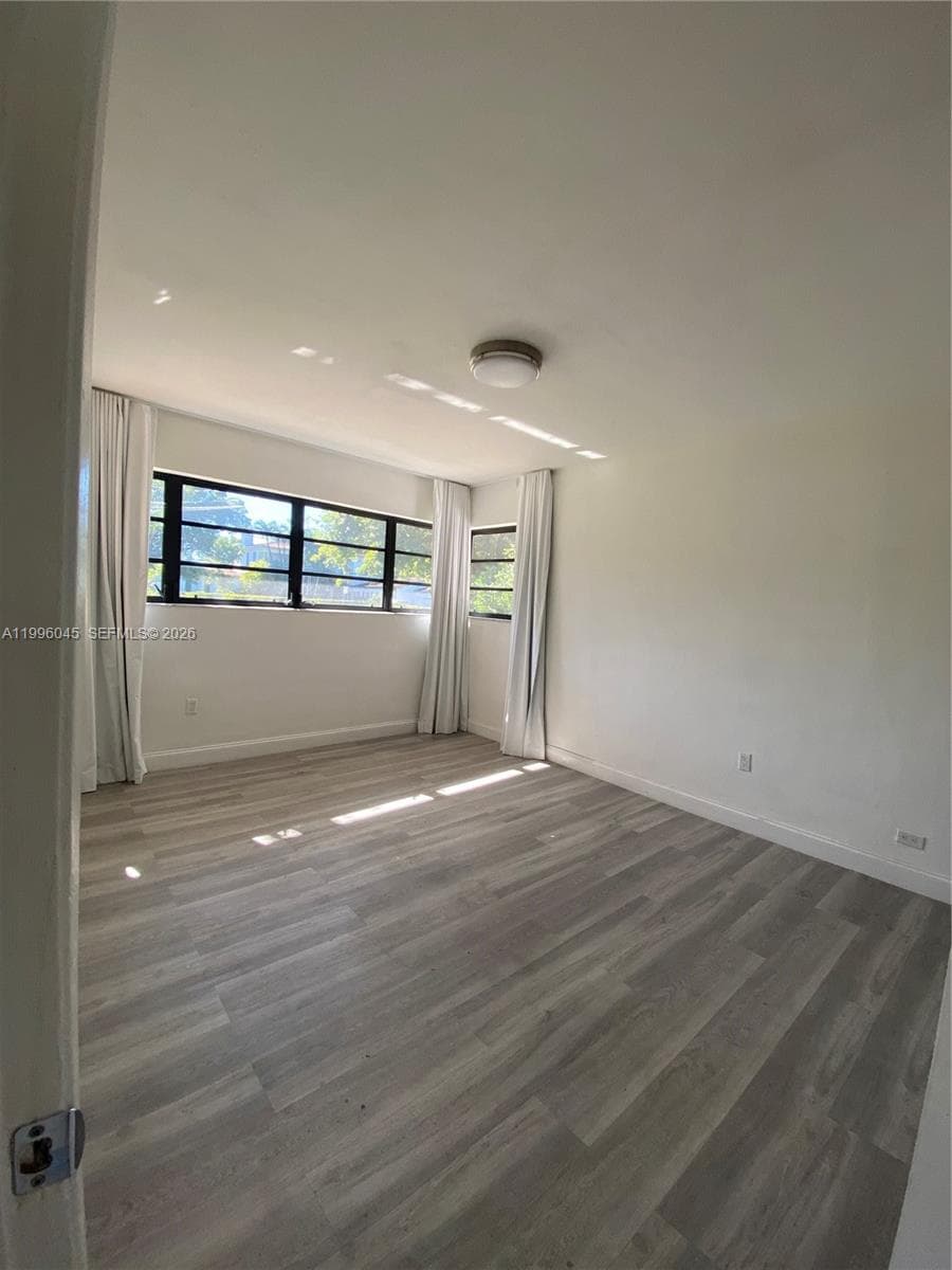 1101 Bay Dr, Miami Beach FL 33141 — 57