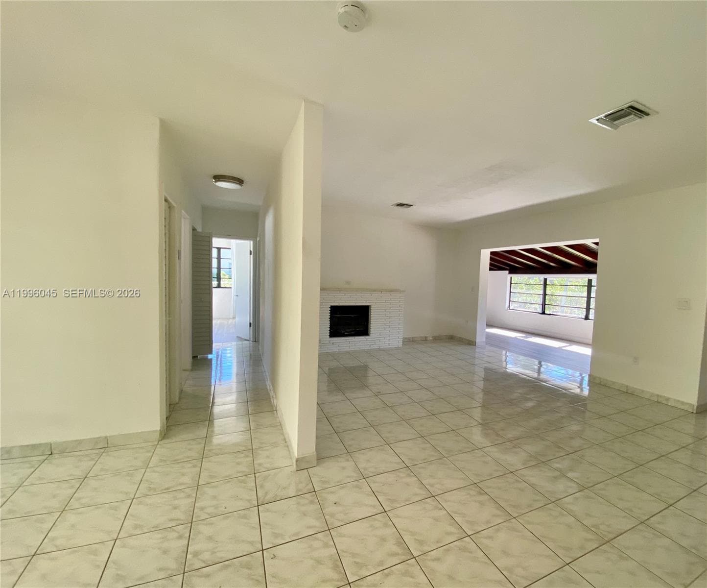 1101 Bay Dr, Miami Beach FL 33141 — 26