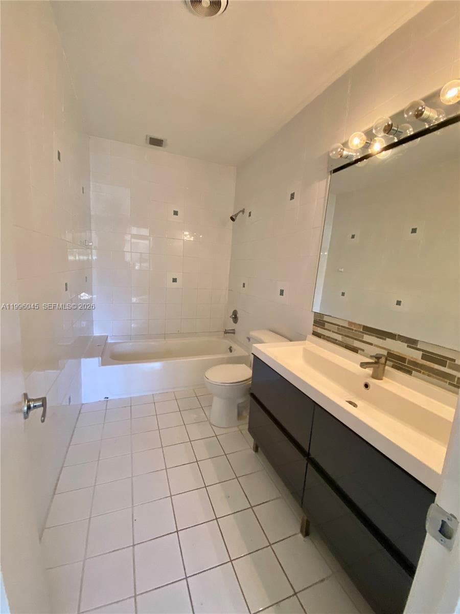 1101 Bay Dr, Miami Beach FL 33141 — 63