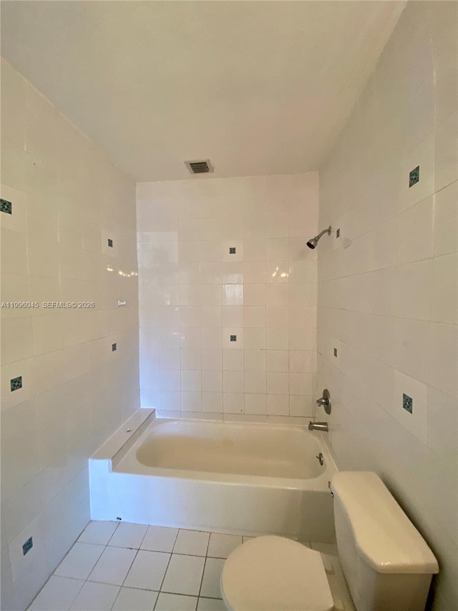 1101 Bay Dr, Miami Beach FL 33141 — 66