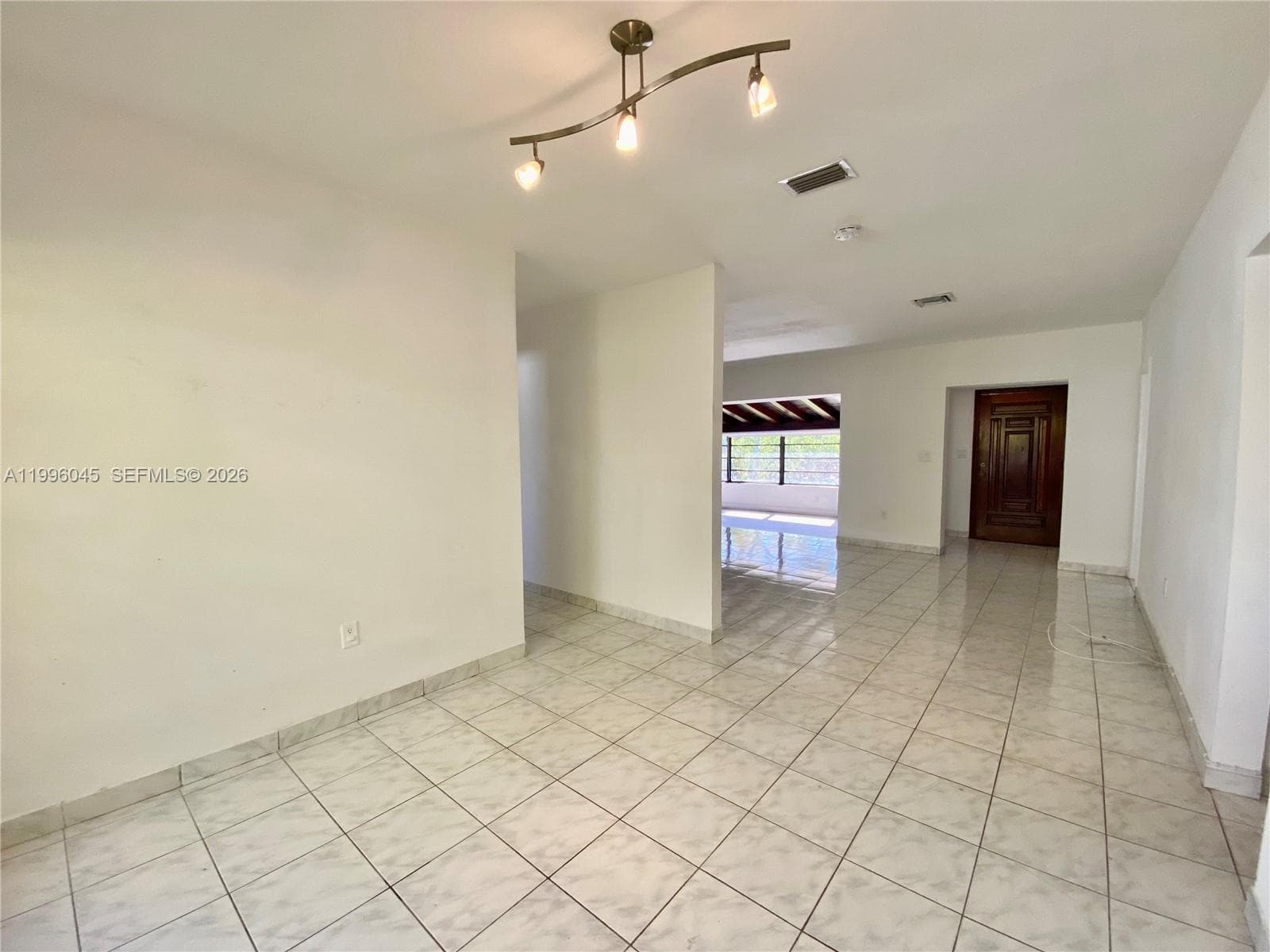 1101 Bay Dr, Miami Beach FL 33141 — 32