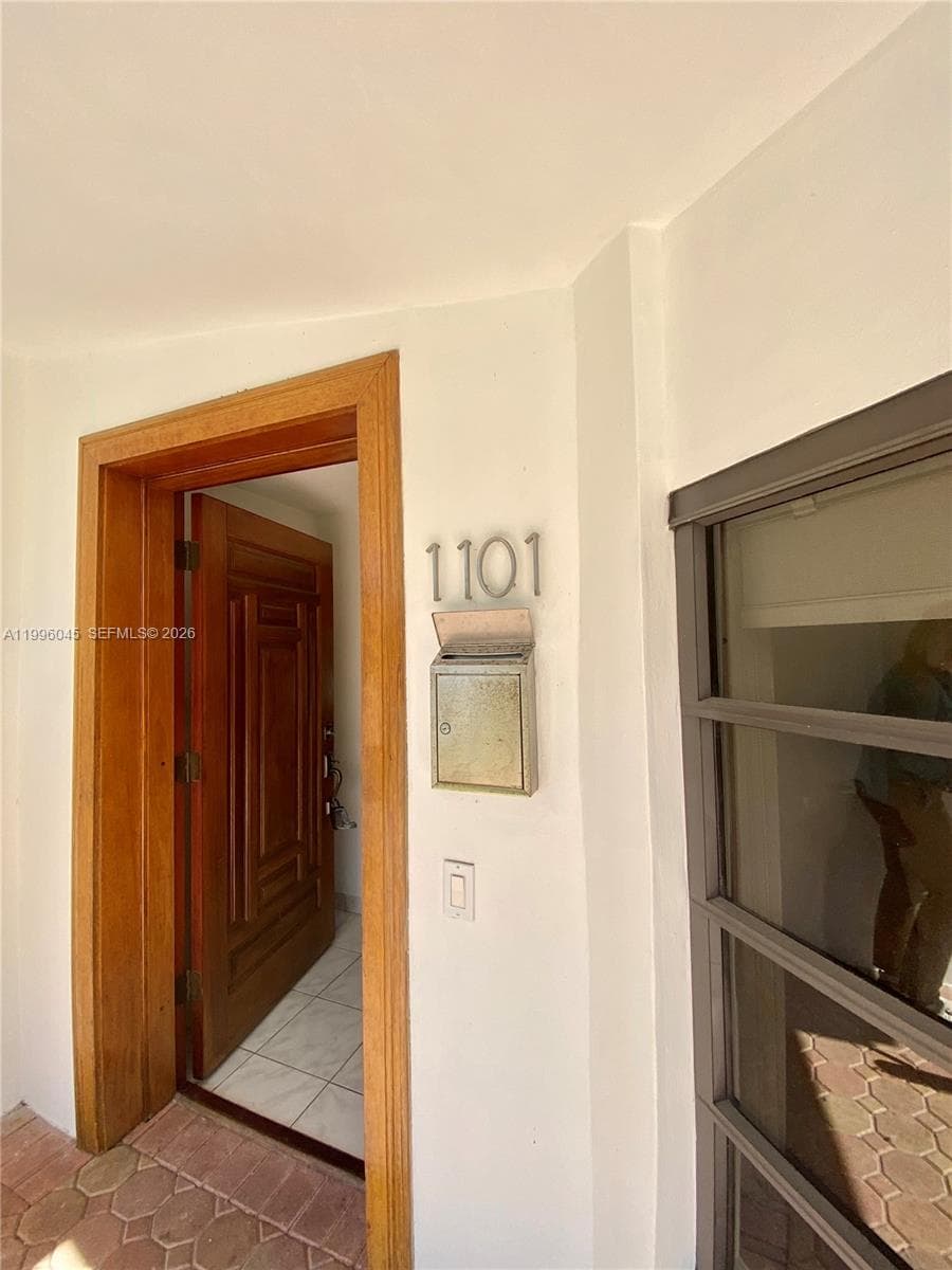 1101 Bay Dr, Miami Beach FL 33141 — 20