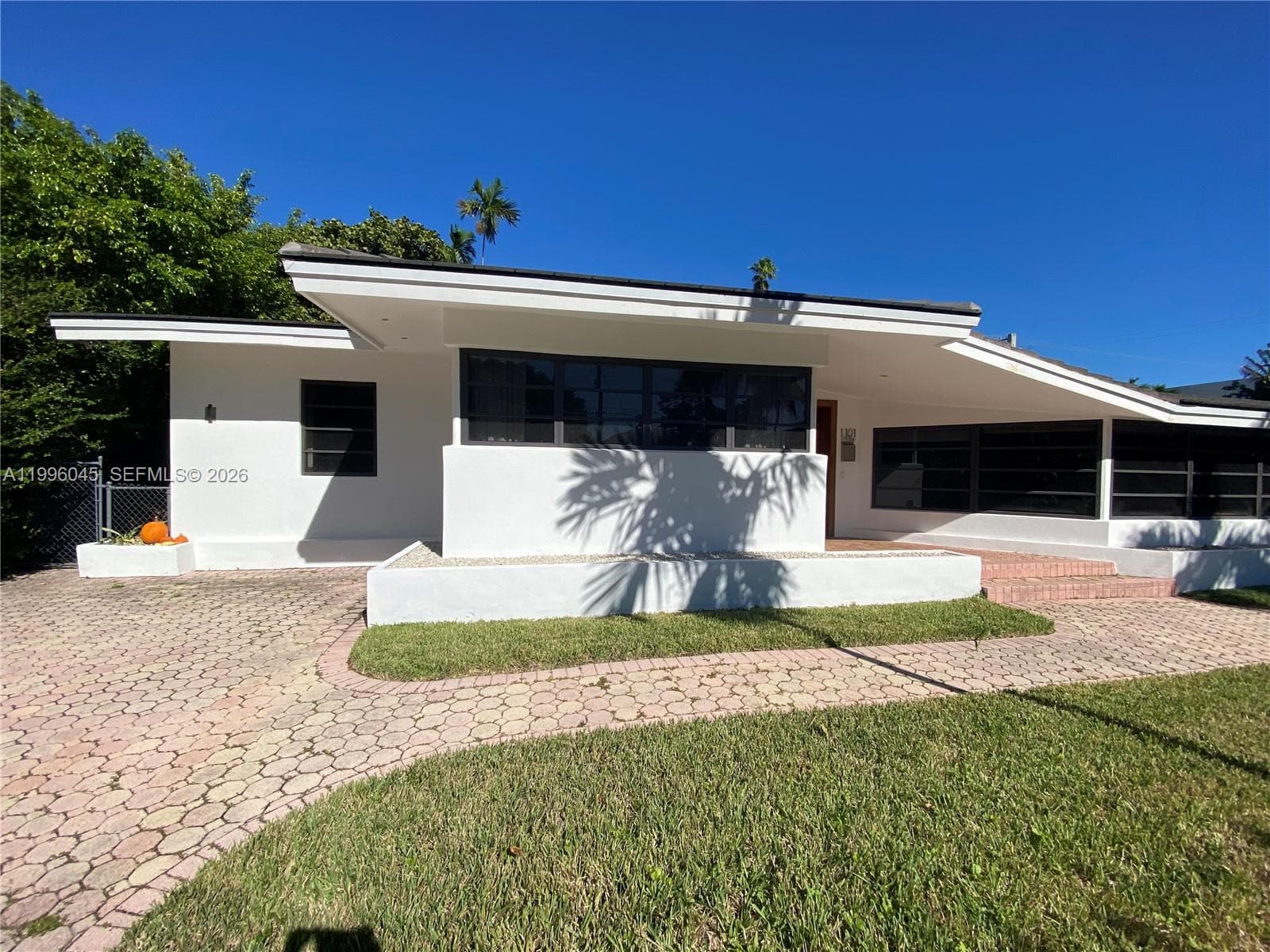 1101 Bay Dr, Miami Beach FL 33141 — 9