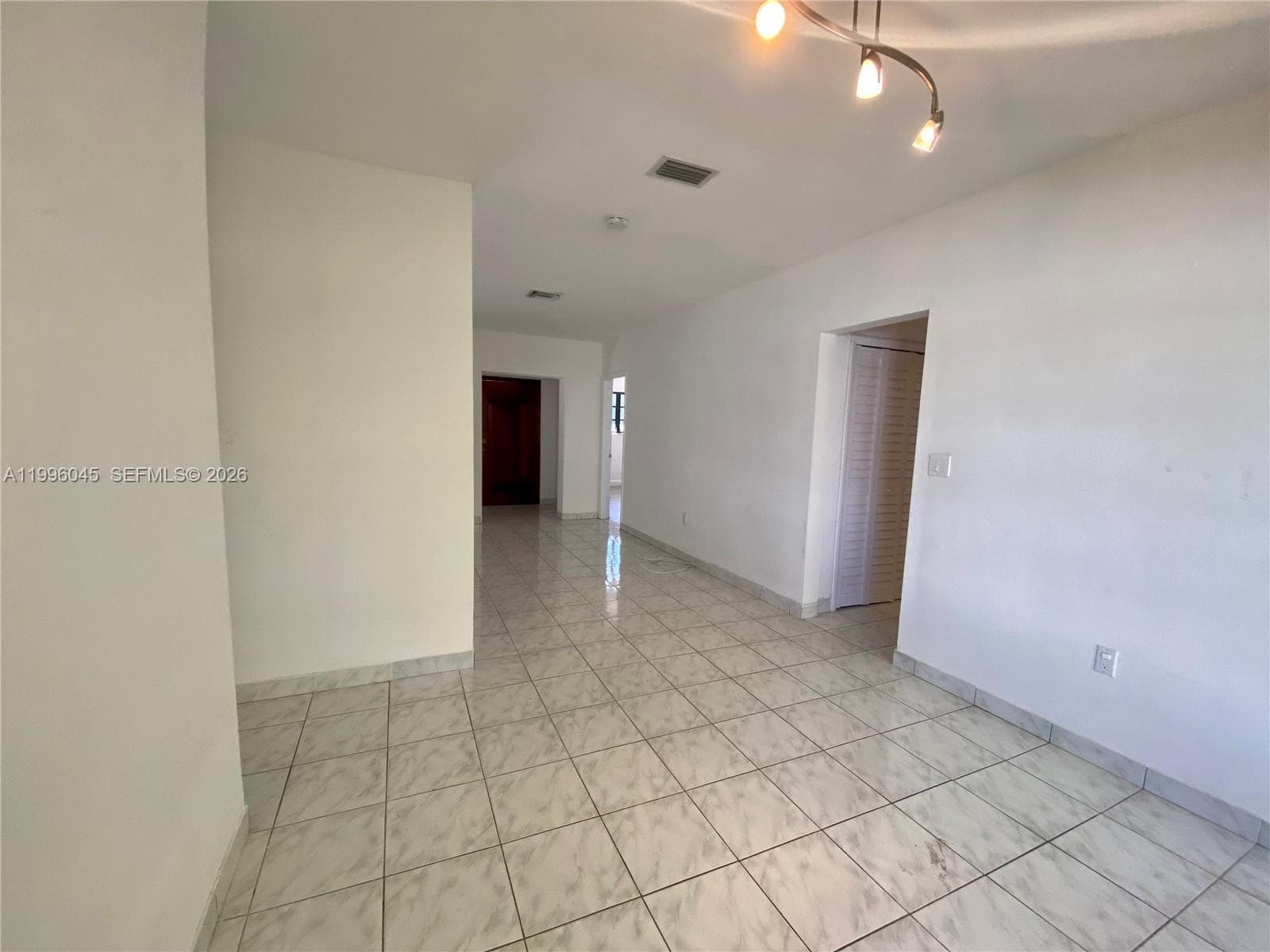 1101 Bay Dr, Miami Beach FL 33141 — 34