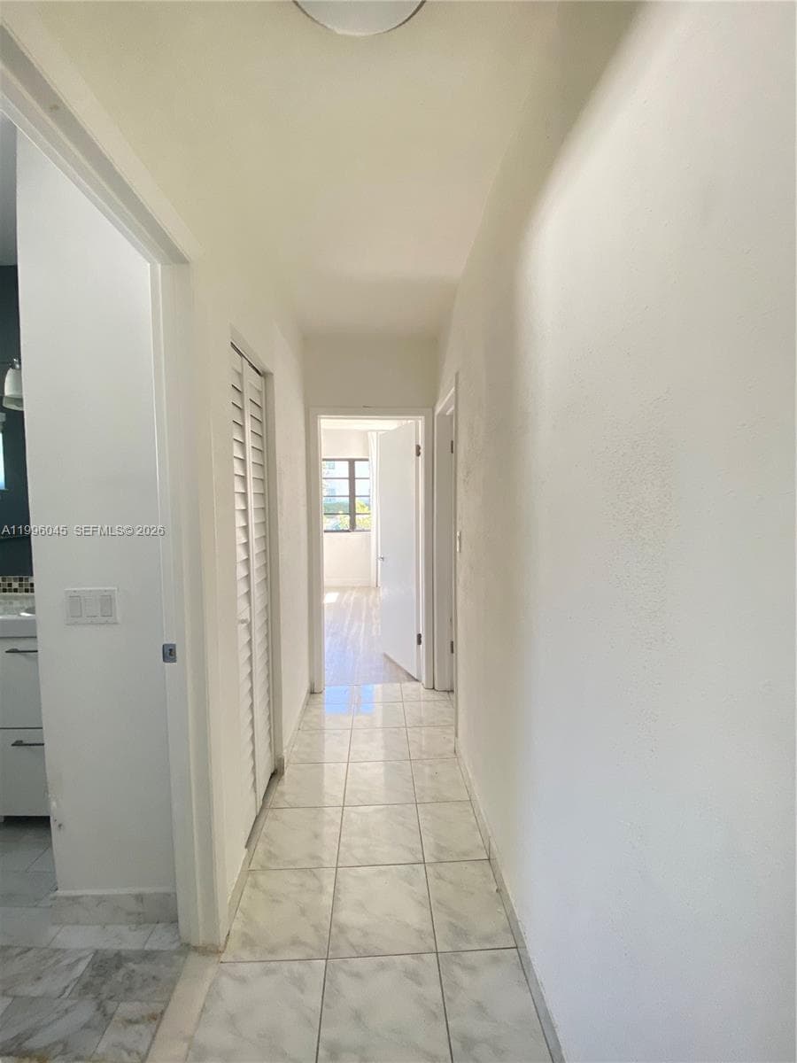 1101 Bay Dr, Miami Beach FL 33141 — 38