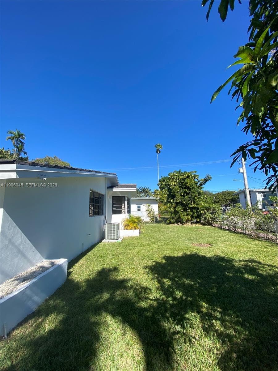 1101 Bay Dr, Miami Beach FL 33141 — 14