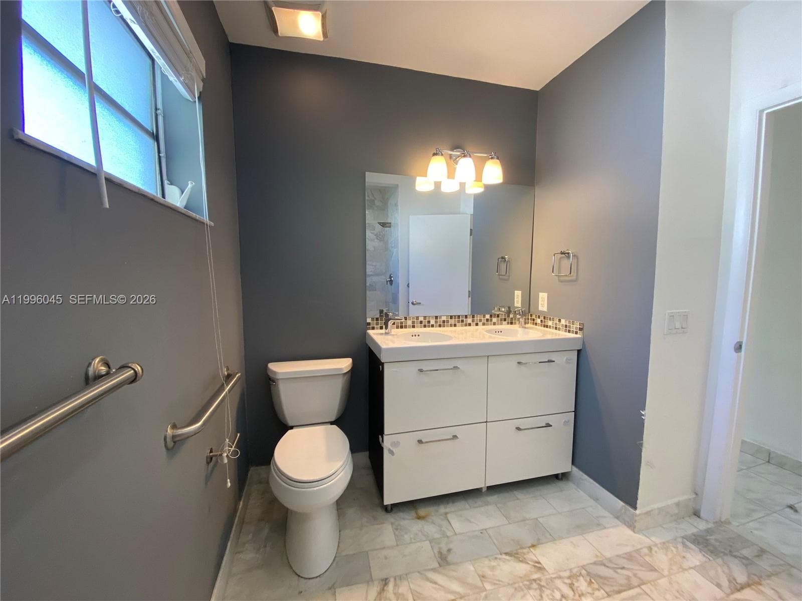 1101 Bay Dr, Miami Beach FL 33141 — 51