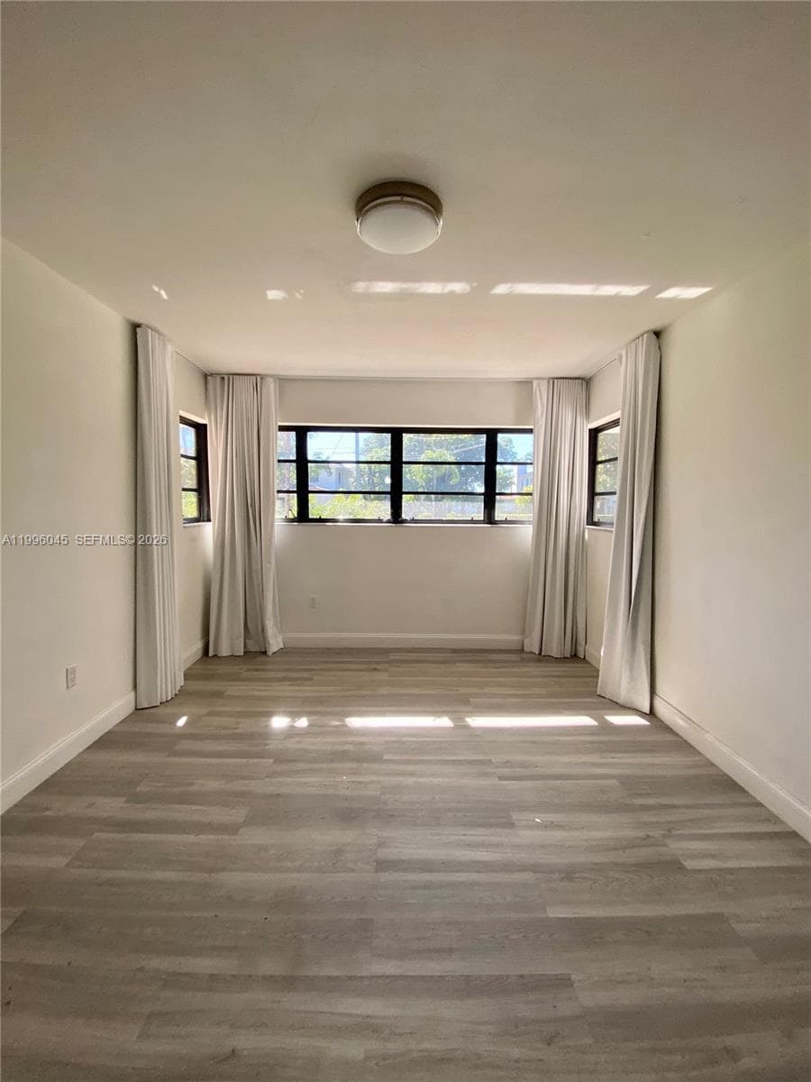 1101 Bay Dr, Miami Beach FL 33141 — 58