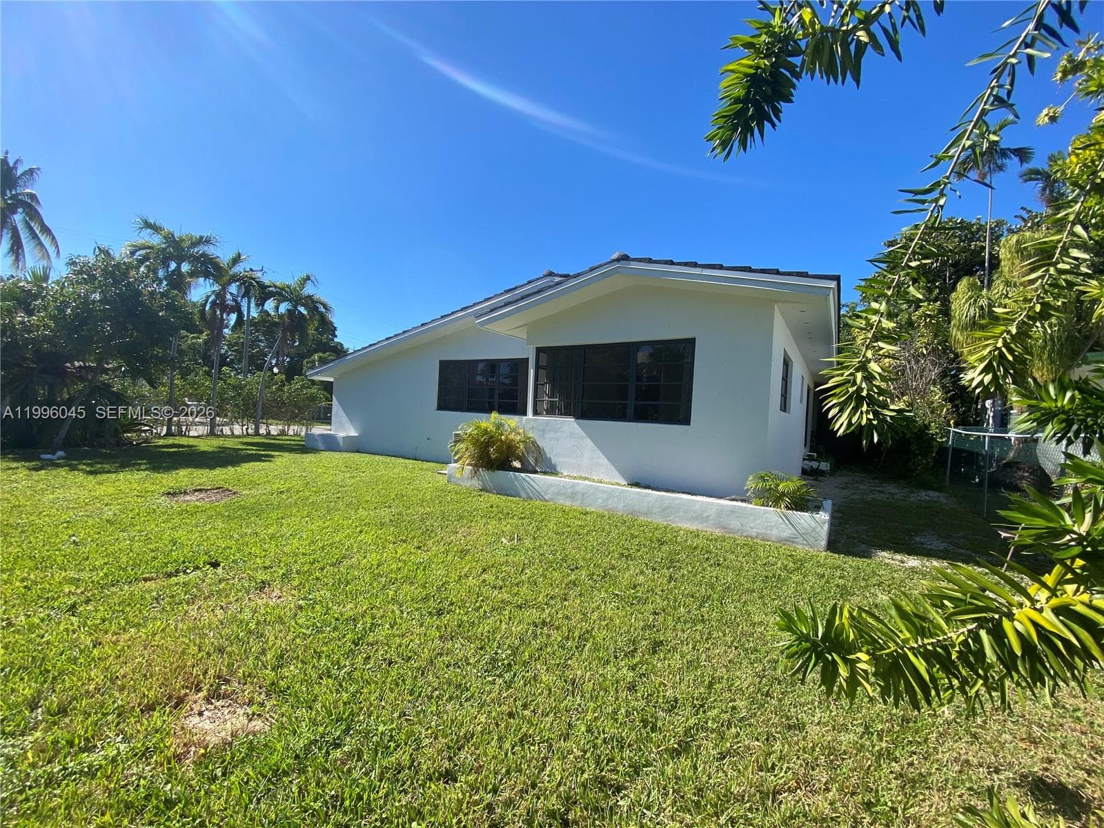 1101 Bay Dr, Miami Beach FL 33141 — 15