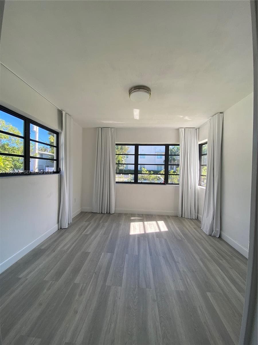 1101 Bay Dr, Miami Beach FL 33141 — 40