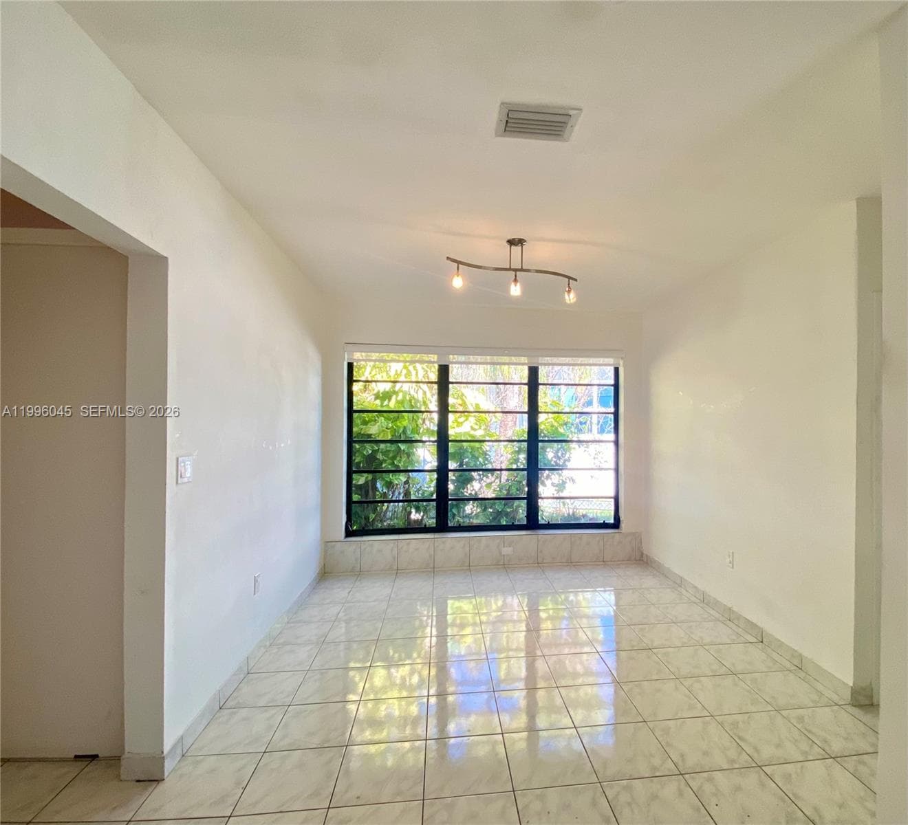 1101 Bay Dr, Miami Beach FL 33141 — 35