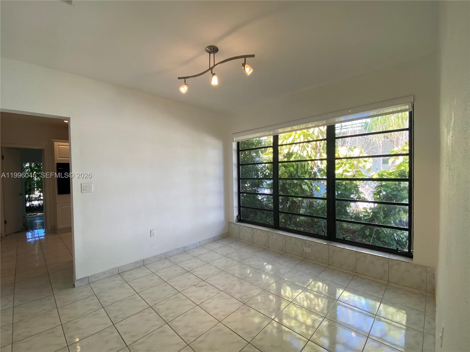 1101 Bay Dr, Miami Beach FL 33141 — 31