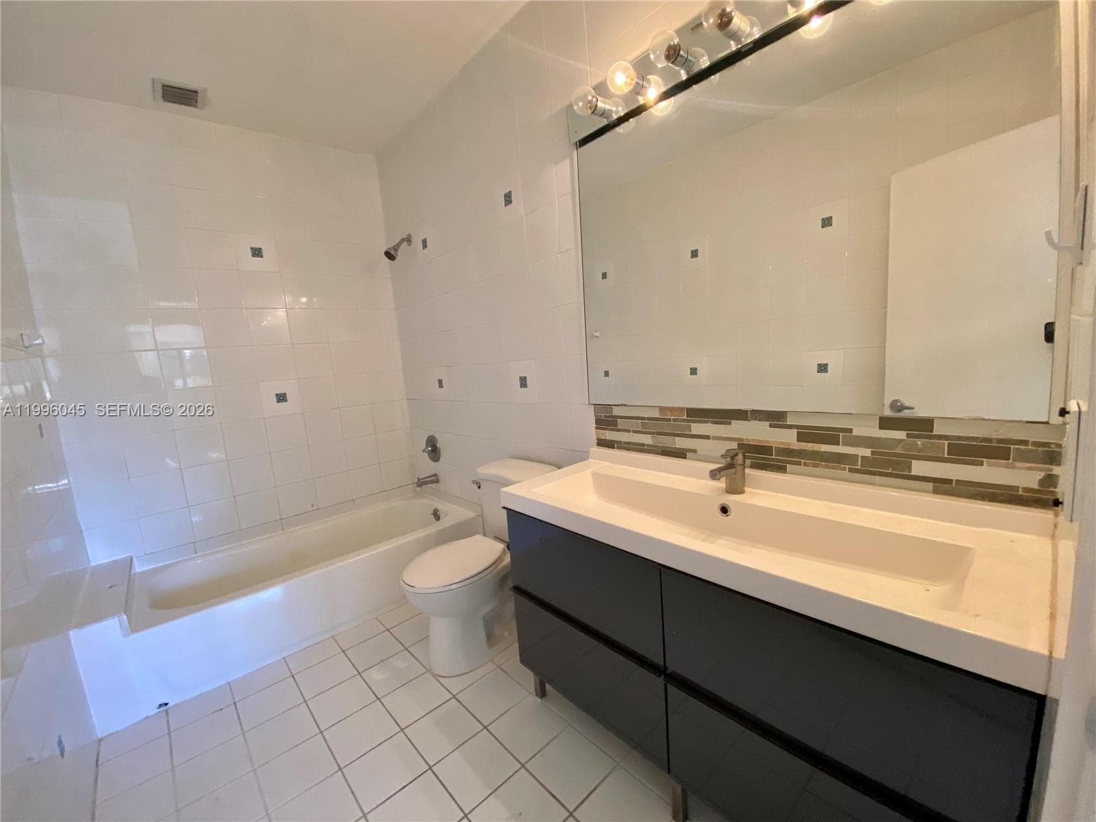 1101 Bay Dr, Miami Beach FL 33141 — 64